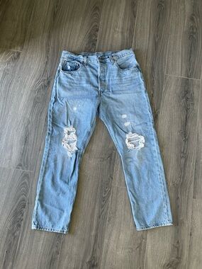 Levi's Premium 501 Mens Denim Jeans Men’s Size 32x28 big E Light Wash Distressed